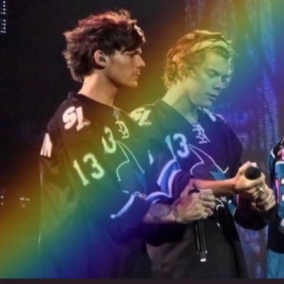 48 yr old Larrie. Happily married for 24 yrs. got a 18 yr old daughter. love music, movies, etc Love 1D. I believe Larry is real, not a ship. No Stunts