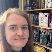 Emma(@escapeintobook) 's Twitter Profile Photo