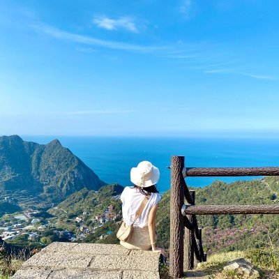 jerrybluefox58's profile picture. Life is a wonderful journey, you have to live in your own way, not in the shadow of others