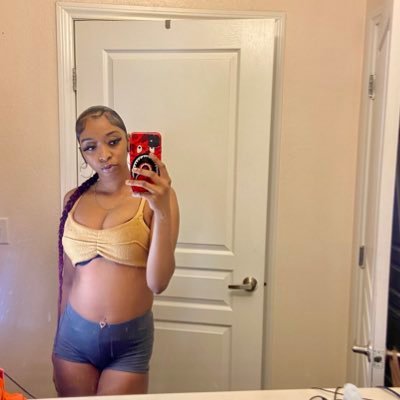twentyythree ✌🏽 libra ♎️ married to the money 💍