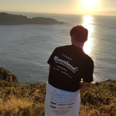 alonsosastree's profile picture. Estudiante de Derecho @UNED  
①⑨⓪③  🏧 
Cuenta para hablar de mi Atleti y de lo que me apetezca