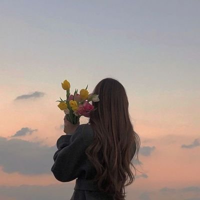 flowiegirl's profile picture. My happy pills🌻💛 random post but addict's au🤓
kalo mau isi secreto dibawah⏬⏬