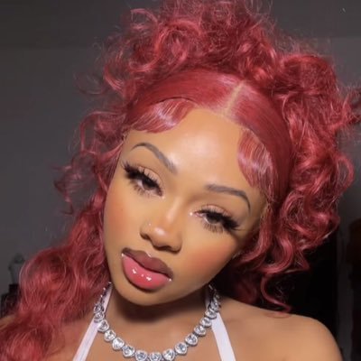 Bella_babee_x's profile picture. back on Twitter guys (: follow me.