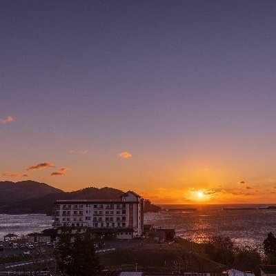 大船渡温泉は、漁師めしが美味い、三陸の絶景温泉宿です。
Ofunato-Onsen is a hot spring hotel having superb ocean view and serve fresh seafood in Ofunato, Iwate, Tohoku, Japan.