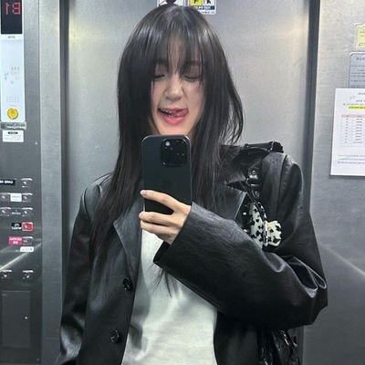 zJeiyeayZ's profile picture. 