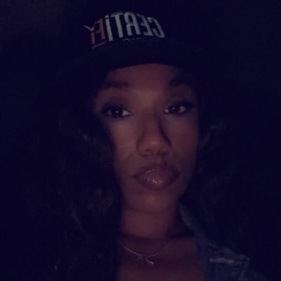 ViVa La DiVa #TeamCapricorn IG:KissMe_ImKeyy Snap:Bonnie_Chyna Seleah's Mom ♡