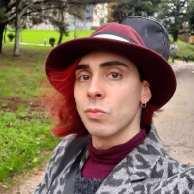 {Any pronouns} Me flipa la música (sobre todo el metal), los juegos de rol y los videojuegos. Me encanta quejarme. 🏳️🌈