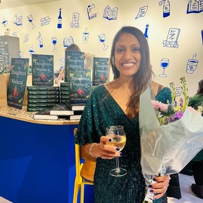 Writer, reader, marathoner. History nerd. Novel #DaughtersofMadurai out April '23 🇬🇧 @orionbooks 🇺🇸 @UnionSqandCo. Rep'd by @mushenska. Insta: @raji_warrior