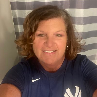 Am a huge Titans fan, huge Kentucky fan & huge Yankees fan!! I know...u think I'm a bandwagon fan but I'm not!! Luv all sports!! Not ur typical female!!