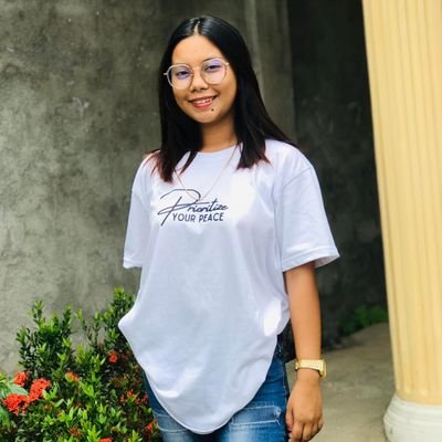 khenaluks00's profile picture. ©