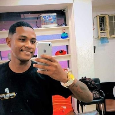 nossa água é Red bull com whisky  🥳🥇🎭🎈