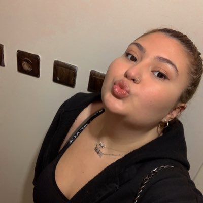 merhababnanyela's profile picture. 🇧🇪bxl🍾 akdeniz üniversitesi