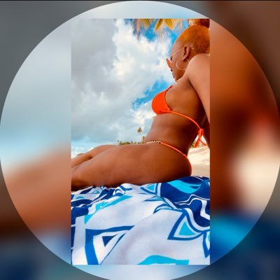 symonroe's profile picture. 