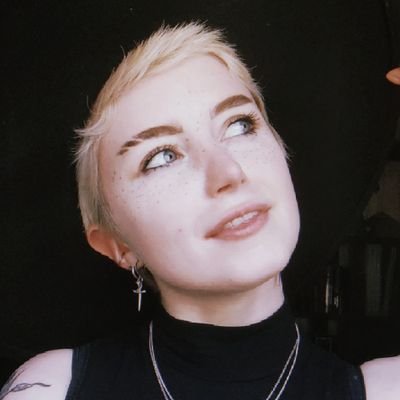 they/he 🏳️🌈 | graphic designer |
probably playing d&d or casting spells ✨| 25
business: design@vic.gold