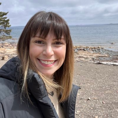 Newfoundlander🇨🇦/Wife💍/Mother🎀/Book Worm 📚/Wine Lover🍷(opinions expressed are my own) Instagram:susansheerr