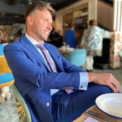 tetebaena's profile picture. Sevillista,sevillano y por supuesto hermano del Cachorro