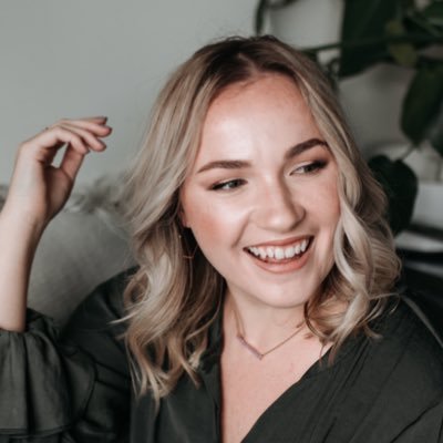 ashleymielke's profile picture. 💖 Co-Founder of Living Adventures Co. ⚡️ De-center work & recenter what matters most - YOU 🌎 Earth is my playground ✍️ APPLY TO LAC