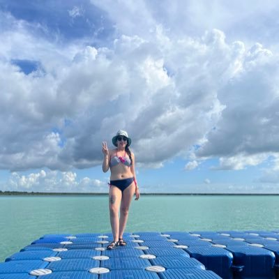 MiSuQui1991's profile picture. Psicóloga, amo leer, el café, la bicicleta es mi pasión, nachiwas mi compañero de vida, el bosque mi lugar favorito, amo el frío y el color verde. 🐇🚴🏻‍♀️☕️🍂