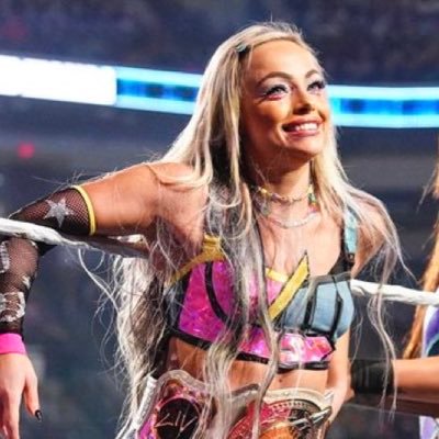 welcome to my world. - parody of @yaonlylivvonce.