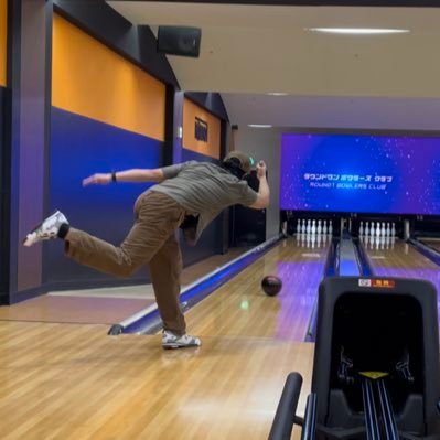 2023.3〜ボウリング始めました🎳 両手投げです。 ボウリングお友達探し中です。よろしくお願いします🙇‍♂️