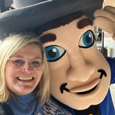 Devoted Follower of Jesus, Wife, Mom, Director of Communications and Marketing for @SunnyvaleISD. #MFFL #PonyUp SMU ‘97, UNT, ‘18. Tweets are my own.
