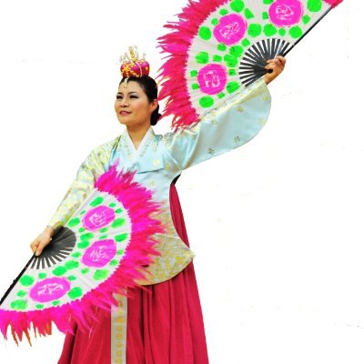 🌸韓国伝統舞踊の研究者、舞踊家、舞踊指導者。共著に
『映像で学ぶ舞踊学』(大修館書店)。著者によるブックトークを御希望の公共図書館、学校図書館がございましたら、御一報くだされば幸甚です。私のプロフィールはhttps://t.co/jiePGxDfq3 で御覧ください。