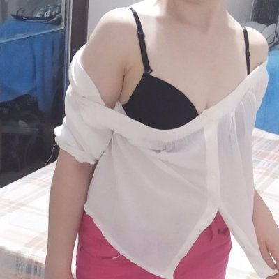 Kendi halinde zevkine evli çiftiz 🦋 Maddi beklentimiz yoktur 🥰 RT ve Yorum yapanlar arasından seçip DM atıyoruz 💌 Mesaj kutunuz açık olsun 😉