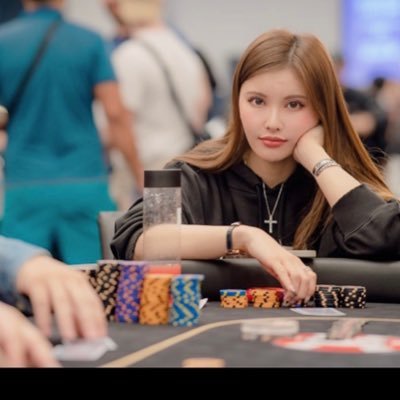 poker player👸👑ポーカーアカ。ベトナム在住🇻🇳福岡出身2022日本人女子新人王 トナメ優勝はラスベガスとAPTダナン。今年はメインイベントで結果を出したい👼