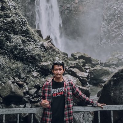 MuhRsky's profile picture. 