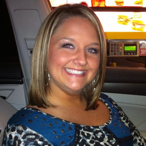 CourtnieGill's profile picture. 