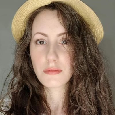 TheCurlyLucy Profile Picture