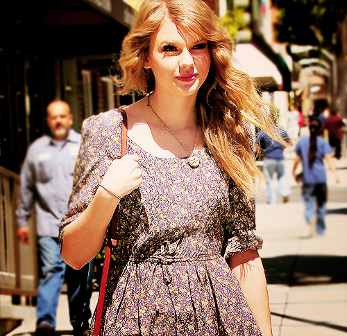 taayzer's profile picture. Just trying to find my place in this sad little world.