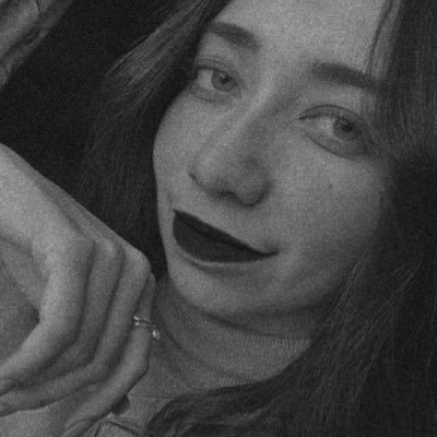 bowenmonster's profile picture. 26 years dreaming of you✨ "Encuentrate, así te sientas más perdido que nunca".