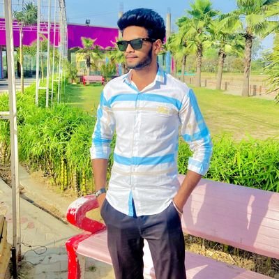 Belong to gujjar family 👪👪
Kattar hindu ❤️❤️
Jindagi m kuch bda krna h 😘😘