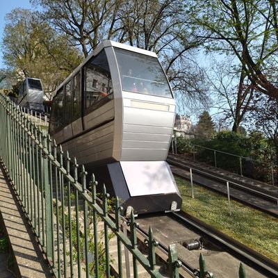 r_dulond's profile picture. Vers une fière-mondisation heureuse/Watch this -international- space. 👁️