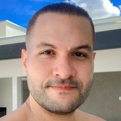 34 anos, brasileiro e desesperado.