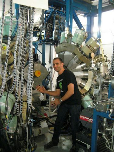 Roger_CaFo's profile picture. Primer cal ser persona! Després el que un lliurement vulgui ser. Treballo buscant coses noves a @TRIUMFLab #NuclearPhysics #Energy #Vendrellenc #Canada #Sociata