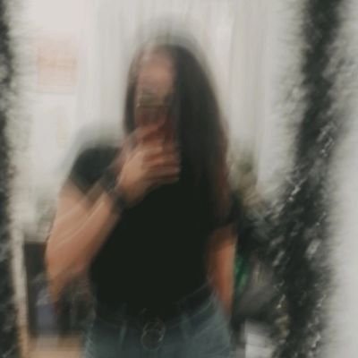 HelioLila's profile picture. 🌜 La R en mi apellido es de Rockstar
