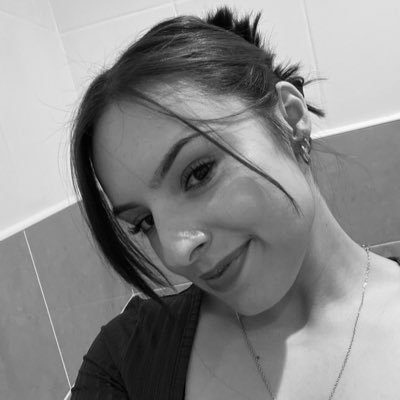 lauracocupdrs's profile picture. que devient-on quand les roses sont fanées ?