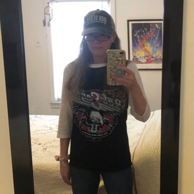 I’m a coffee drinking, outlaw country listening, kickboxing kinda girl 🤘🏻Y’all like that Lynyrd Skynyrd?🦅 Bob Seger forever 🤘🏻🎶