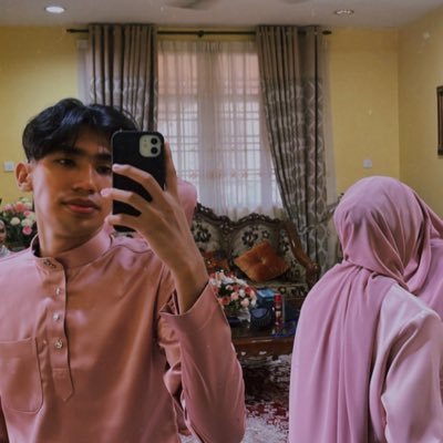 arepredwan's profile picture. Pretending to be a good person