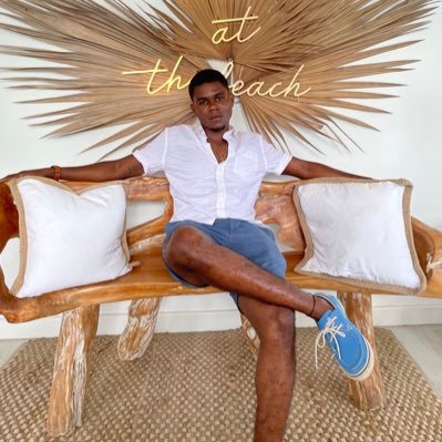 Identifies as 5’1”, s😤R.I.P @Goodluck_Chxch #CFC Twitter is for gaffs