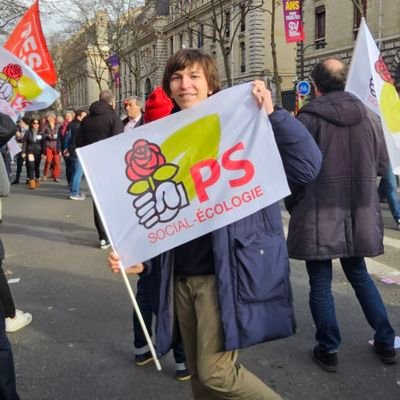 Heureux, fier de l'être, de gauche et tout aussi fier de ça ! Engagé avec @lesjeunessoc, et les jeunes de la @_LICRA_