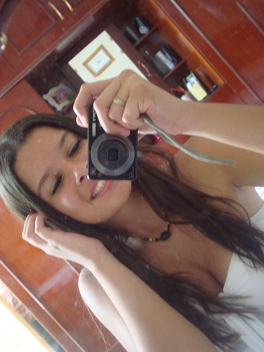 alegria, alto astral ,louca , feliz demais .!  Minha vontade de ser feliz ultrapassa toda a minha vontade de desistir. Força para lutar,e fé para vencer.