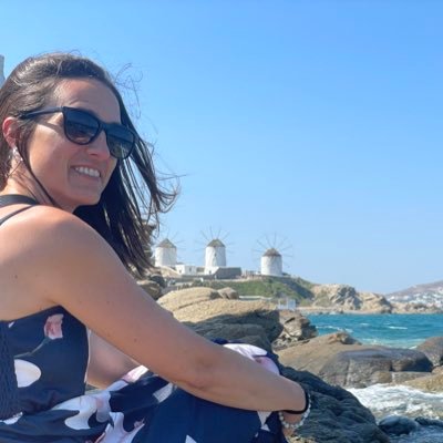 laura_t19's profile picture. TVDSB teacher. 🎶 🏐 🏀 ⚾️ 💻 ✈️.