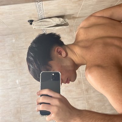 nashitobisio's profile picture. 