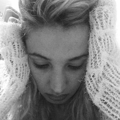 rabia20795403's profile picture. 