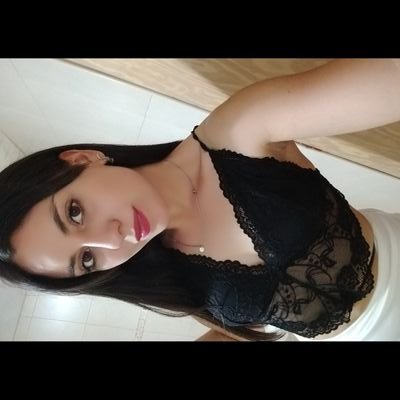 23 años,  Acuariana ♒
