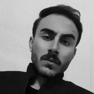 طالبٌ دِمشقيٌّ، مُحِبٌّ للتراث، هاوٍ للمعرفة.