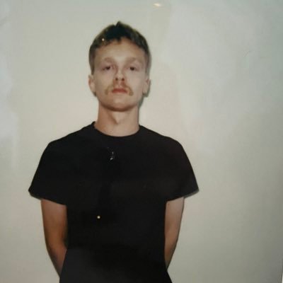 10nwliam's profile picture. 😖  he/him